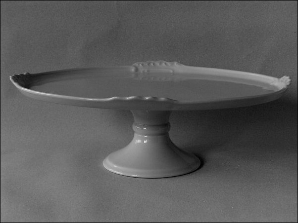 W0000MR11476 oval tray with a stalk.JPG